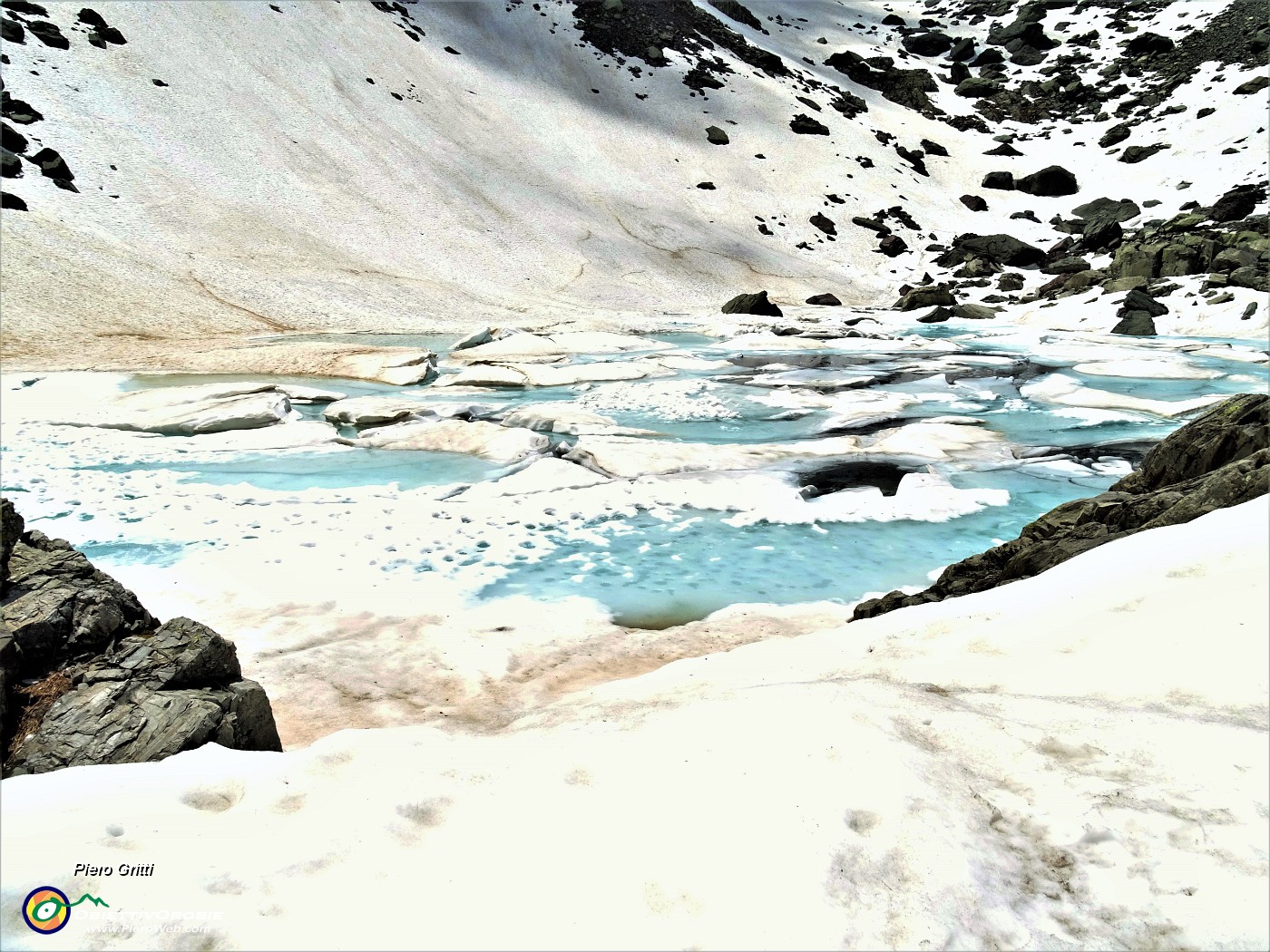 39 Lago del Vallone (2226 m) in disgelo.JPG -                                